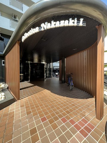 FMNakazakiⅰ（旧Ｃｏｌｌｅｃｔｉｏｎ中崎Ⅰ）のエントランス