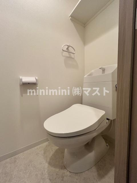 大阪市西区新町４丁目の賃貸マンションのトイレ