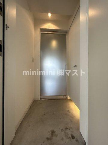 大阪市西区京町堀１丁目の賃貸マンションの玄関