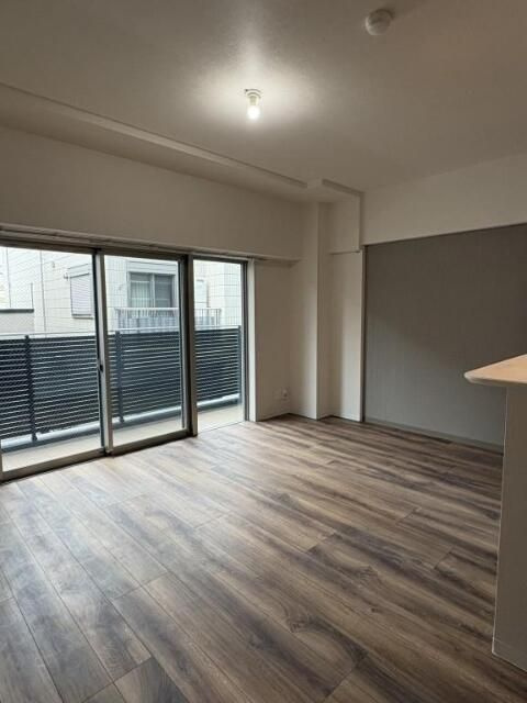 ＣＡＬＭＥ　ＯＭＯＲＩＮＡＫＡの居間・リビング