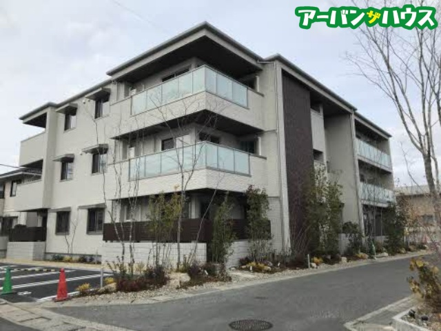 ベレオガーデンズ福富西の外観