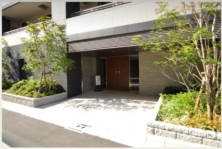 ★仲介手数料無料★　プレシス八丁堀リバーフロントのエントランス