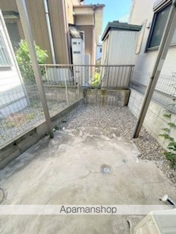 伊興３丁目貸家の庭