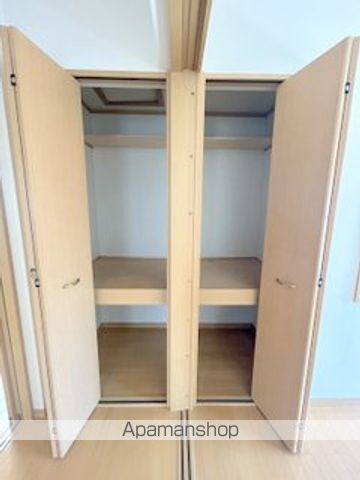 伊興３丁目貸家の収納