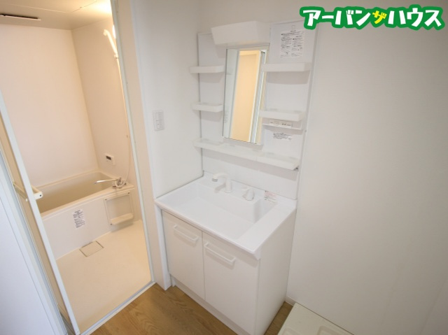 パシフィコ ノヴァ B棟の洗面所