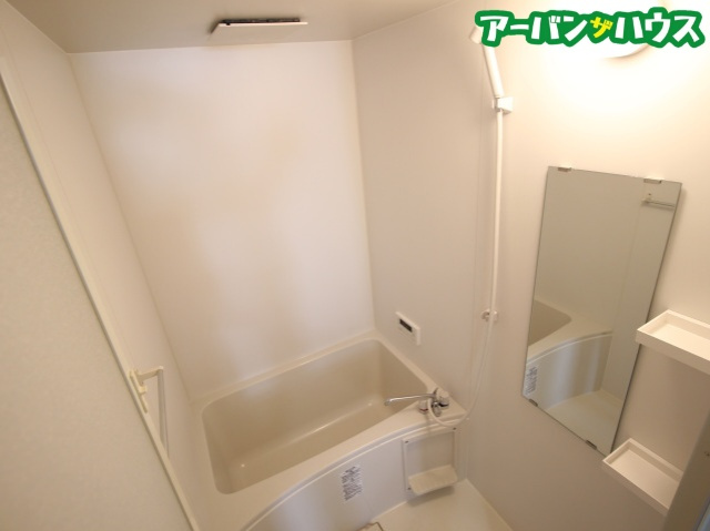 パシフィコ ノヴァ B棟の浴室