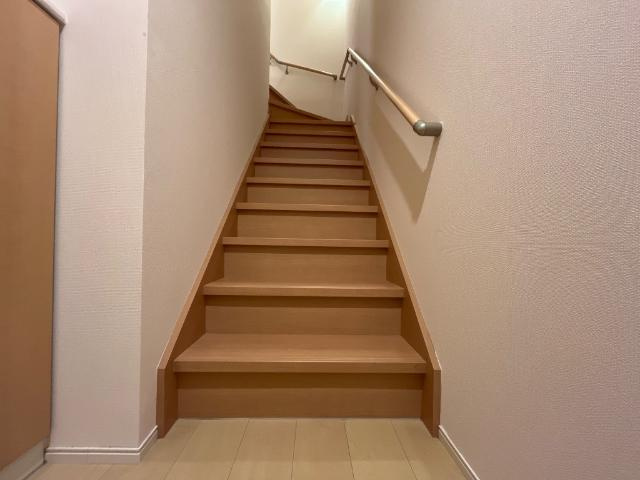 アリーヴィオの内装|階段