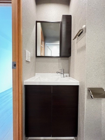 新品家具付きマンション蒲田5(KaGood東京)の独立洗面台