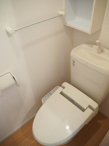 グランＭＩＫＩ　２のトイレ|落ち着いた色調のトイレです