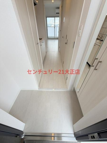 エスリード大阪エヴォルツの玄関
