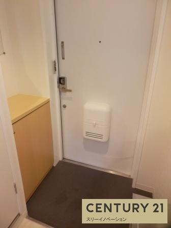 東洋プラザ泉尾の玄関|★シューズＢＯＸと鏡付き★
