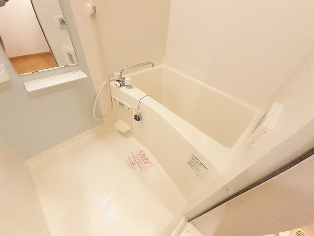 ジュネス里中の浴室