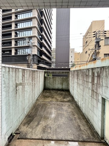 ライフデザイン江戸堀の駐車場