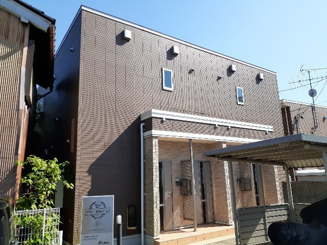 富山市清水町８丁目のアパートの外観