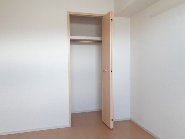 富山市下堀のアパートの収納