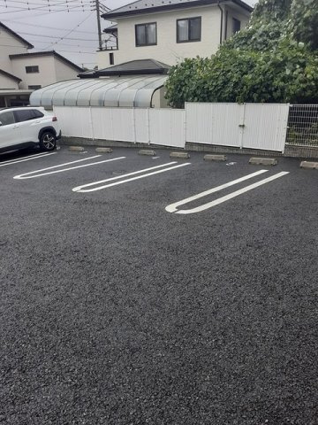 ラ・メモリィ・デ・ラ・フォーレの駐車場
