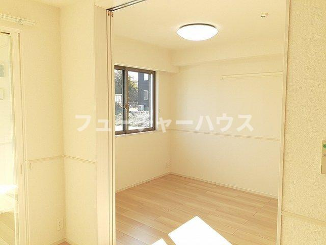 ＦＬＡＴ１の洗面所|明るい洗面所です