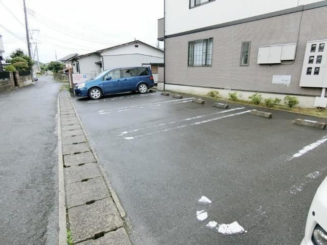 メゾン・リーブルの駐車場|駐車場があります