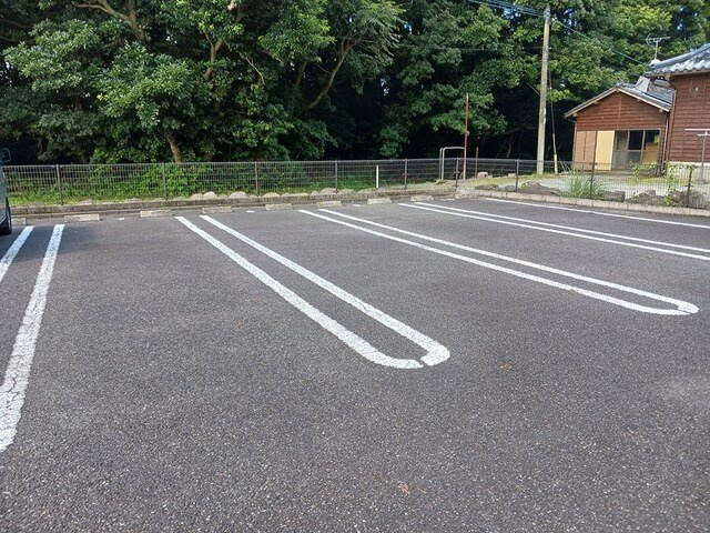 ベルメゾン・藤の駐車場