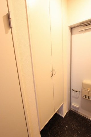 レオネクストカンタービレの玄関|※写真と現状が異なる場合は現状を優先