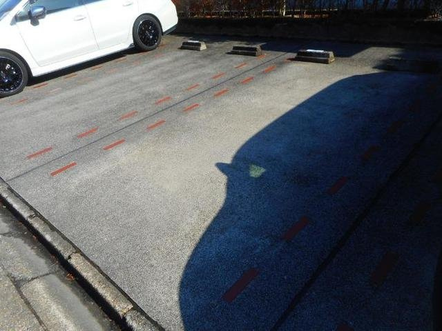 シャローム岩塚の駐車場