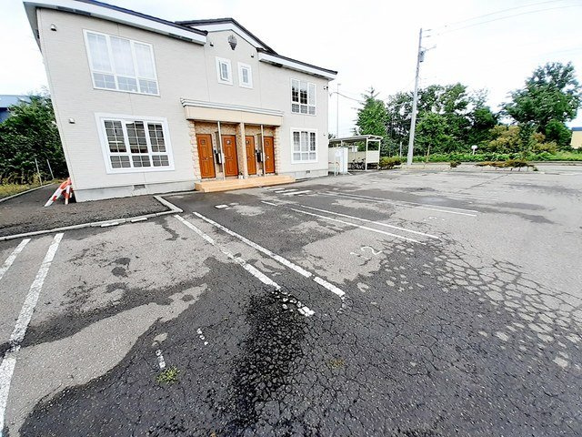 ベルブランⅡの駐車場