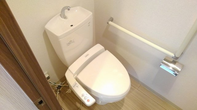 クオリティ西三国のトイレ