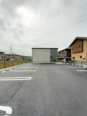 パイン　ビレッジの駐車場