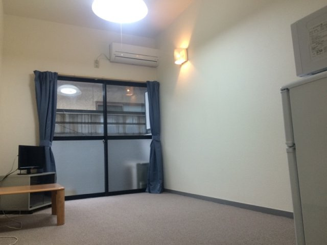 ＲＥＶＡＮＣＥ　ＨＩＧＡＳＨＩＵＲＡＷＡの居間・リビング|備品は部屋ごとに異なります。