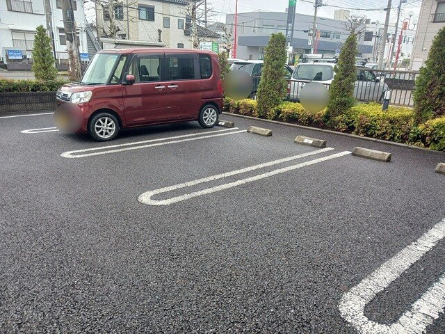 ブルーテルの駐車場