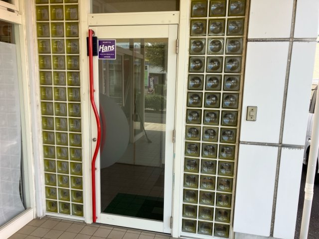 斐川町直江貸事務所の玄関