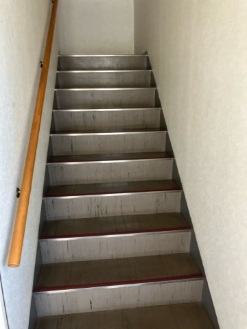 斐川町直江貸事務所のその他|階段