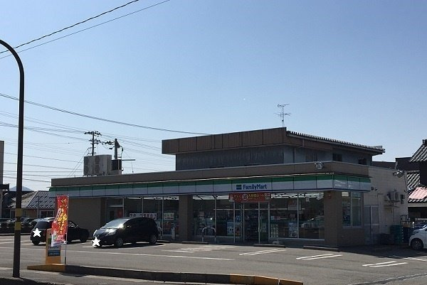 プラシードウェスト・カーサの周辺|ファミリーマートまで450m