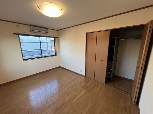 酒田市東泉町一丁目　中古住宅の洋室|WIC付の洋室です