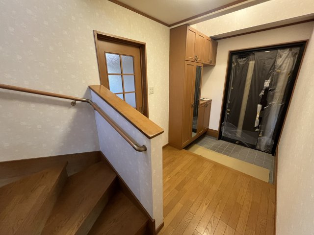 酒田市東泉町一丁目　中古住宅の玄関