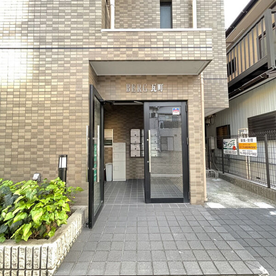 【エントランス】 | BERG瓦町