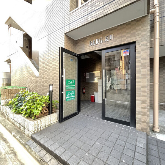 【エントランス】 | BERG瓦町