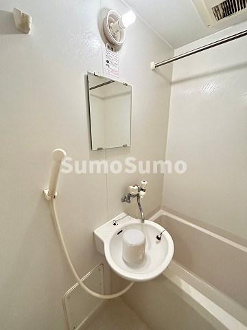 レオパレス道意1号の洗面所