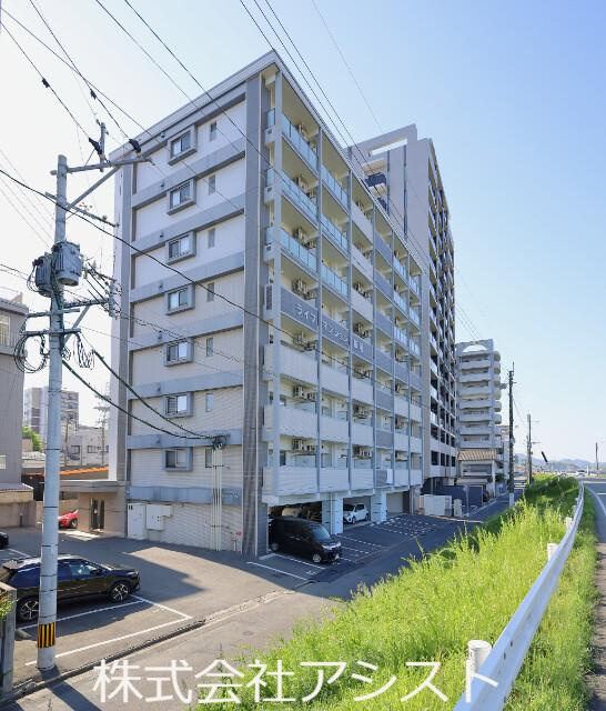 ライフマンション飯塚の外観