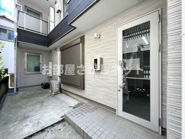 マーレ大森町のエントランス