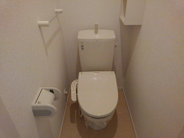 【トイレ】 | ノイシュタット　ブルーダー | トイレです