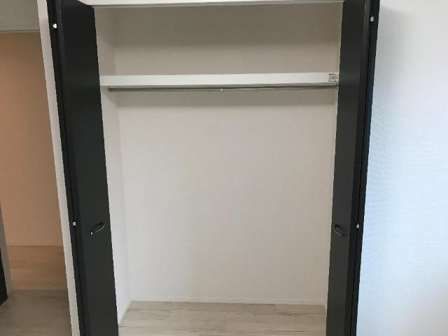 パレス　デ　グランデの収納|６帖洋室の収納