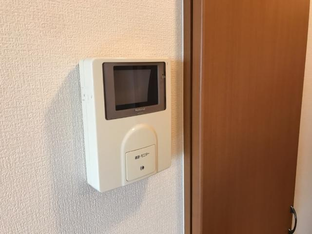 ロイヤルヒルズ青山のセキュリティ|カメラ付インターホン