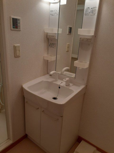 東和第一ビルの洗面所