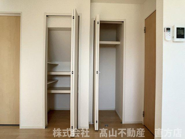 直方市大字感田のアパートの収納