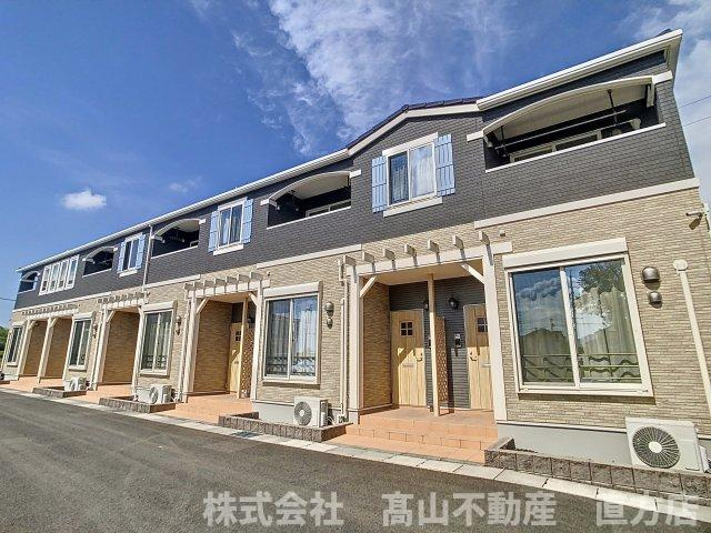 直方市大字感田のアパートの外観