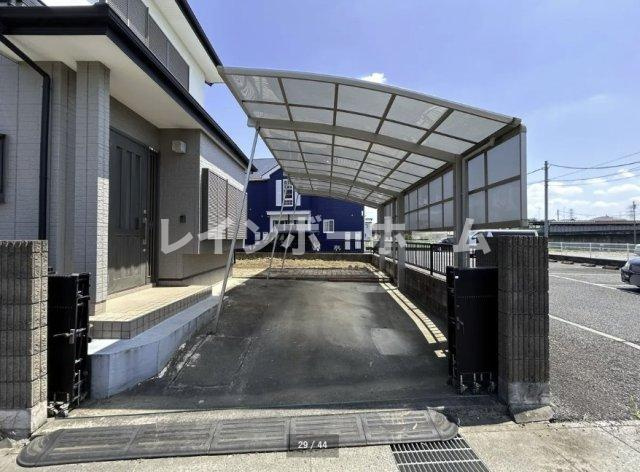 今成3丁目戸建の駐車場