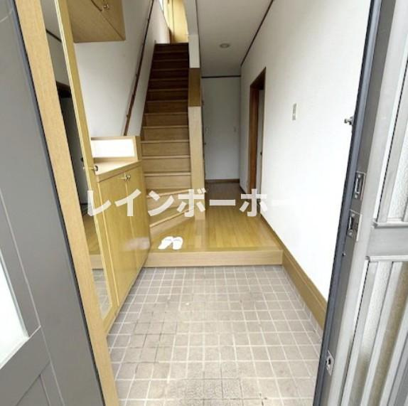 今成3丁目戸建の玄関