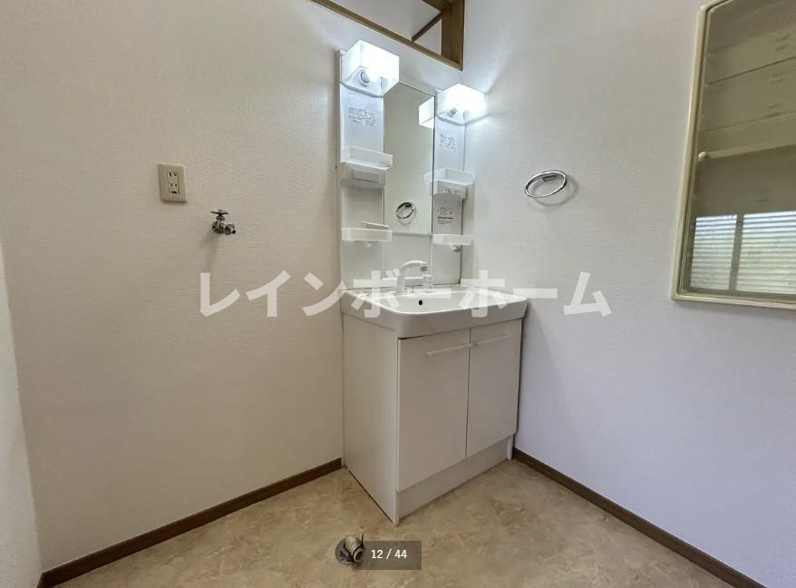 今成3丁目戸建の独立洗面台