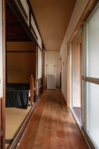 西ノ京北円町の玄関
